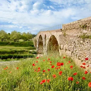 https://la-grange-du-luberon.fr-provencehotel.com